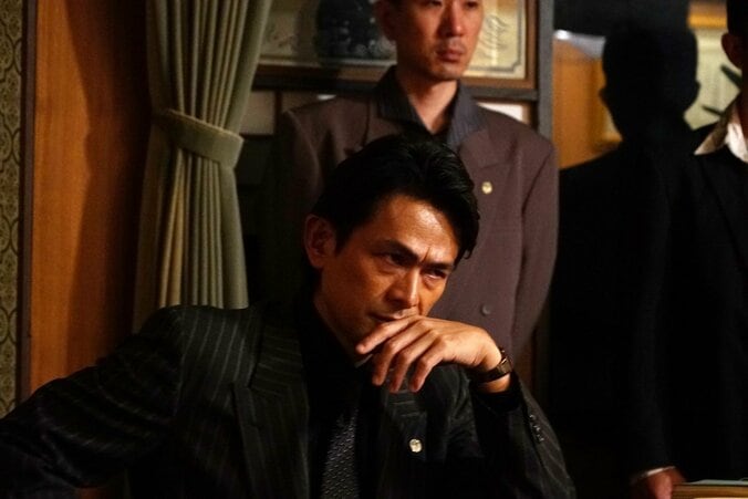 江口洋介、『孤狼の血』若頭役は「新たな名刺代わりの一本」　場面写真解禁 2枚目