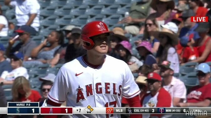 大谷翔平、眼前でトラウトが2打席連続敬遠の屈辱 6試合ぶりノーヒット、チャンスに凡退で悔しさ滲ませる チームは連敗止める 1枚目