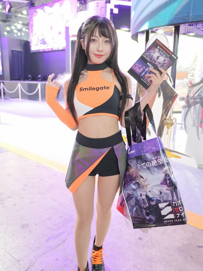 [Photos/Images] L'apparition surprise de cosplayeuses depuis un pod grandeur nature ! Retour sur le stand Smilegate au Tokyo Game Show 2025 3rd