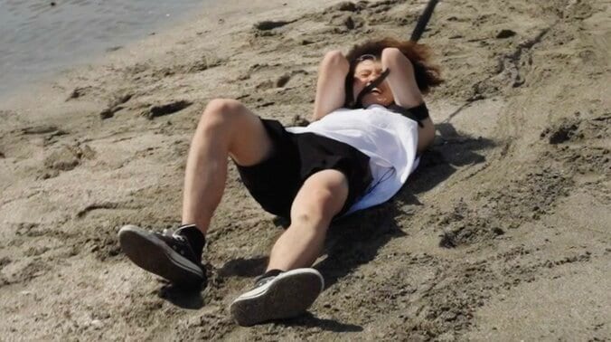 【写真・画像】“31歳子供部屋おじさんvs19歳大学生”の綱引きで後頭部強打 視聴者騒然「体重差」「パワー違う」　1枚目