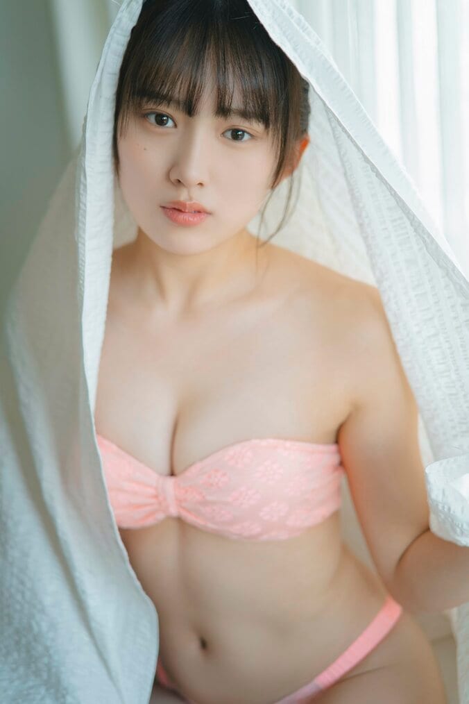 charlotte・日比谷萌甘、透明感×笑顔の“青春フレッシュ”ショット 『ヤングキングBULL』初登場＆巻末グラビア 2枚目