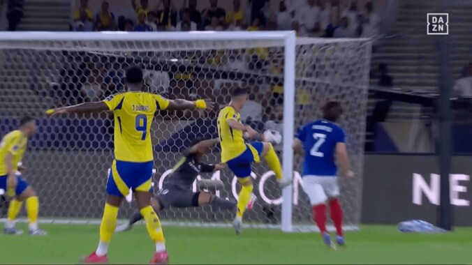 「反応速いわ…」C・ロナウド、横浜F・マリノス戦でキャリア通算934ゴール目！「本当に40歳か」「ACLにロナウドとか笑える」ファン驚愕の瞬間 4枚目