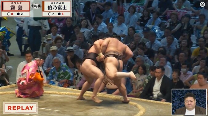 「伯乃富士、素直でええやん」「霧島、最後は優しい」霧島と伯乃富士が…取組直後にカメラが捉えた二人の“やりとり”にファン注目 2枚目