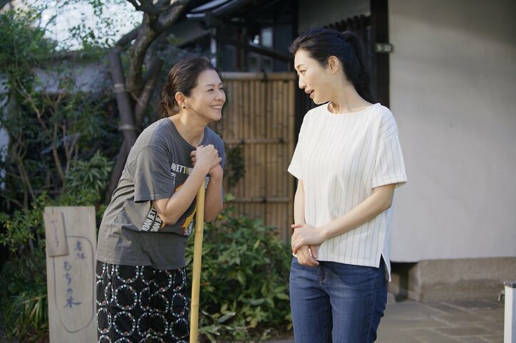 小泉今日子の家に沢尻エリカ、前田敦子らが集まる　映画『食べる女』より場面写真解禁