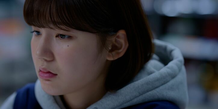 誰もが羨む貴族学校、しかしそこは壮絶な階級社会だった…「貧乏に生まれたのが悪いのよ」転落事件の真相から見える学園内の格差、韓国発の手に汗握る心理戦ドラマ