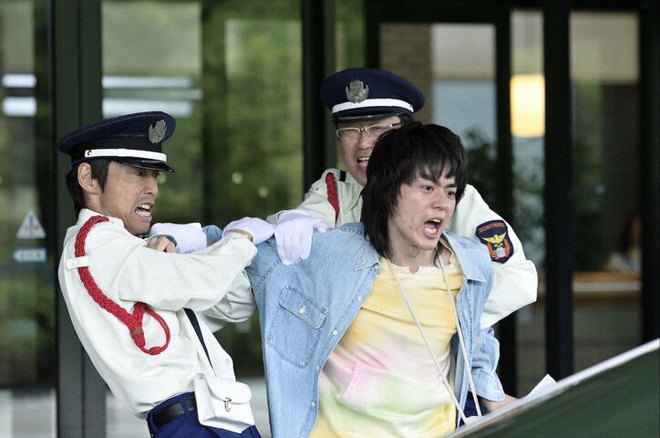 圭司（山田孝之）と祐太郎（菅田将暉）がスプーン曲げ！？野田洋次郎が元・天才超能力少年を演じる『dele』第4話あらすじ（場面写真15枚）