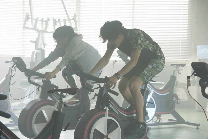 土屋太鳳、間宮祥太朗を「グーで殴りたい！」　映画『トリガール！』より特別映像解禁