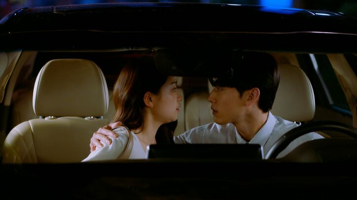 気になる男性を見つけると付き合わずにはいられない…スリル満点な二股生活『バッドガールフレンド』