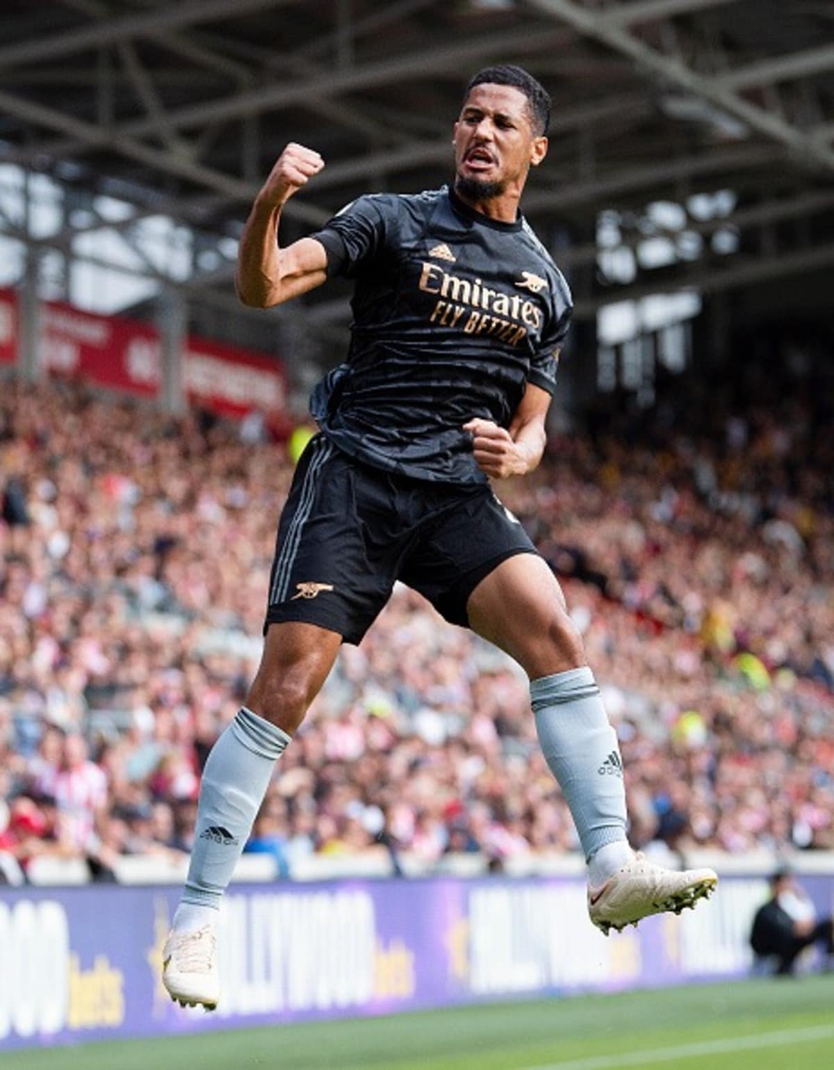 アーセナルの守備の要”となった若きCBサリバ 活躍の裏にあるアルテタ