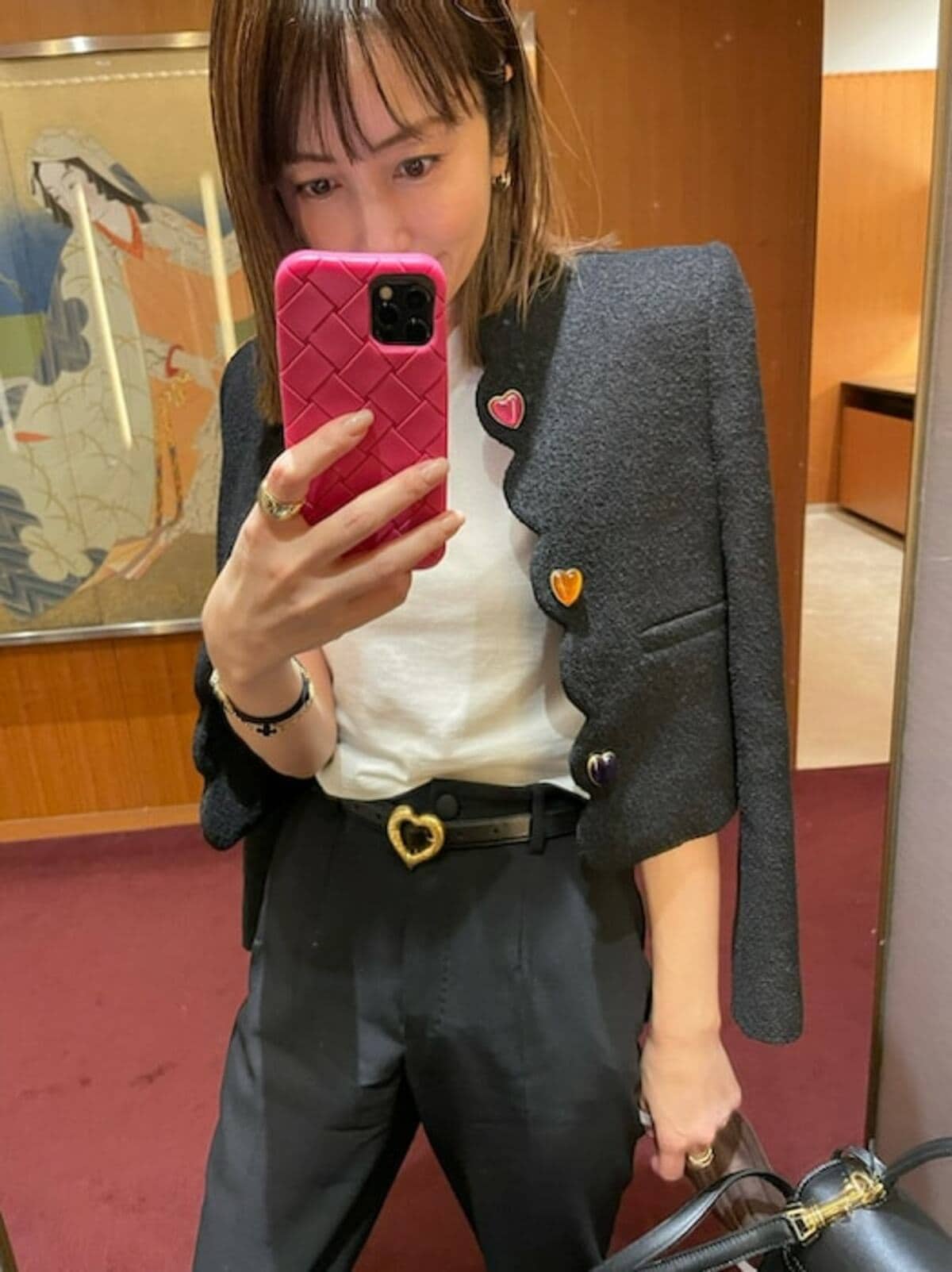 矢田亜希子、一目惚れのジャケットを着用した自撮りショットを公開