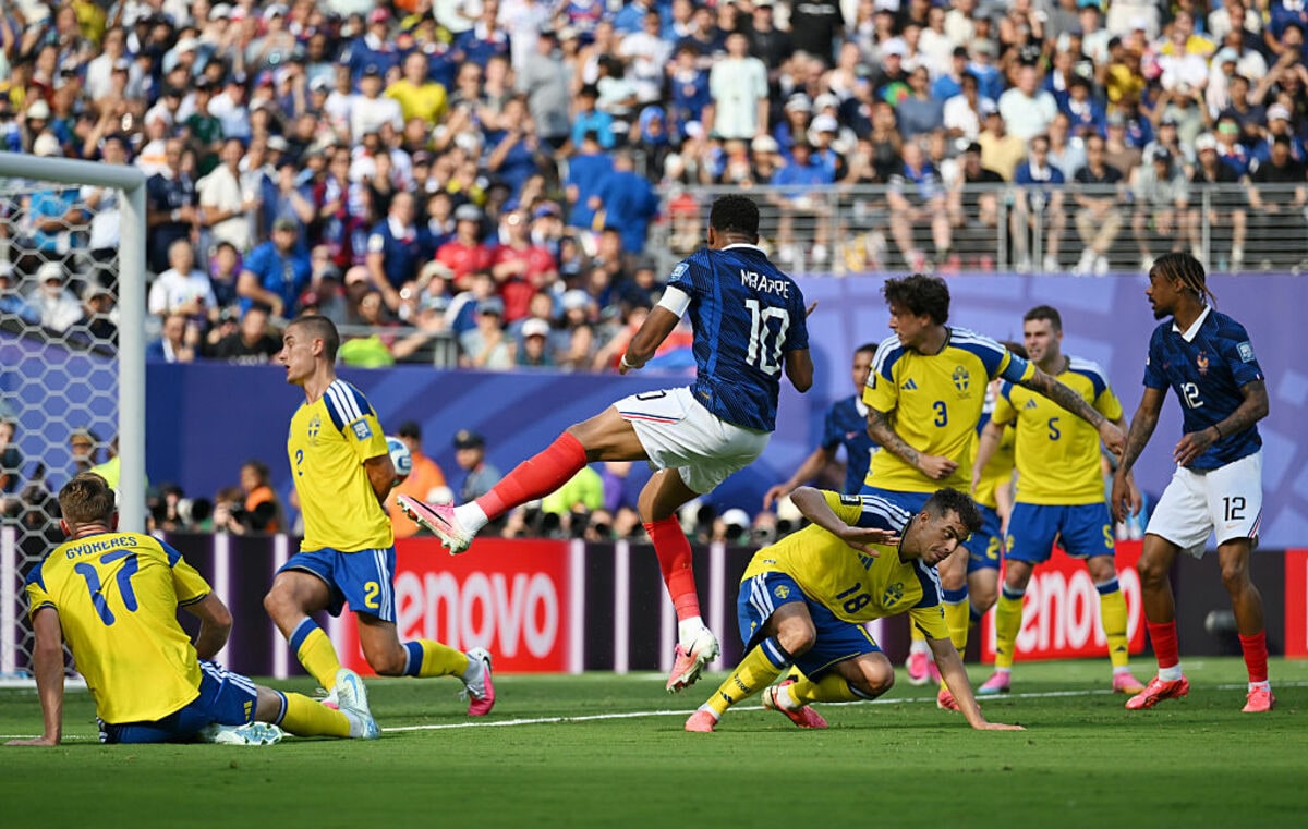 マジで次元違うやん」エンバペのスーパーゴールにスウェーデン全選手
