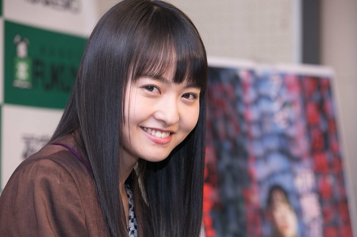 元乃木坂46・伊藤万理華、初の写真集の出来栄えは「結構死ぬ気でやった