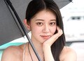 三吉彩花似の水着美女との密会＆キスにドキドキ「会いたかった〜」