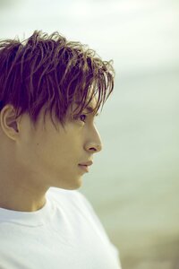 GENERATIONS 白濱亜嵐、初のソロ写真集を発売「24歳の自分を感じて下さい」
