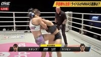 【他の注目】女子MMA、首相撲からヒザの雨あられ… 一方的すぎる展開に「ヒザ地獄」視聴者騒然