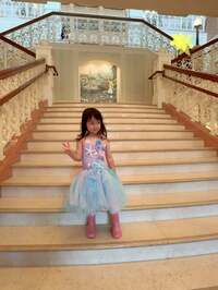 川崎希『ディズニーランドホテルで記念写真♡』