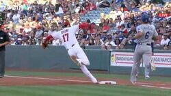 大谷翔平、ベースカバーでヒヤリ！足を痛めた様子に「グキって聞こえた」「怪我はやめて」と心配の声も7回12奪三振の力投でタフさ見せつける