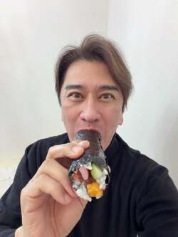  川崎麻世、妻の手作り恵方巻きを堪能「七種類の具を巻いて恵方巻きを作ってくれて」 