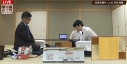 「どこから口を付ければ」藤井聡太竜王・名人と対局中…戸辺誠七段が選んだ“棋士カプチーノ”にトップ女流棋士の姿？ファン興味津々 
