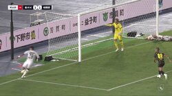 「１ミリどころか300ミリ」J3でまさかの大誤審→ファン激怒「頼むからVAR導入してくれ」ゴールラインを割った折り返しからの決勝点が認められた瞬間