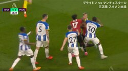 「あんなに振り抜いたら折れる」ブラジル代表アントニーが報復の“脛破壊キック”からの“チェストアタック”で大暴れ 両チーム入り乱れてあわや大乱闘に