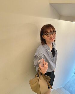 『ドラ恋』江野沢愛美＆糸原美波、お揃いの髪型でカフェへ「まなみなみ尊すぎる」「双子みたい」と称賛の声