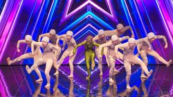 15歳〜22歳 若者たちの前衛的なパフォーマンスにGACKT感動「前衛アートというものが日本では普及しない。この子たちに僕は期待したい」