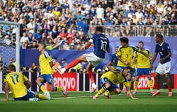 「マジで次元違うやん」エンバペのスーパーゴールにスウェーデン全選手“あ然” GKも…立ち尽くし、天を見上げる衝撃光景【W杯】