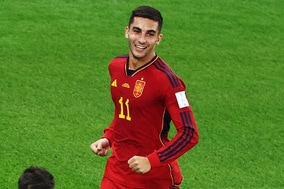 【W杯】「最高のカップル」　スペイン代表FW、監督の愛娘と大会中にデート満喫「楽しそう」「美男美女」