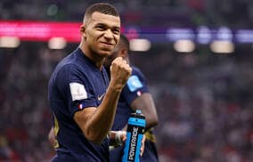 まるで漫画のワンシーン！ ムバッペがモロッコの選手に包囲される…過去にはイニエスタにも同じシーンが