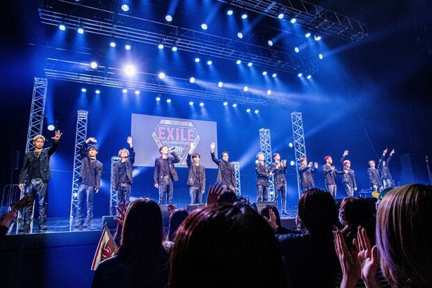 岩田剛典が提出した懐かしい"エモ写真"で大盛り上がり！EXILEメンバーの露天風呂ショットも【ABEMA×LDH EXILE SPECIAL FAN MEETING 2022】