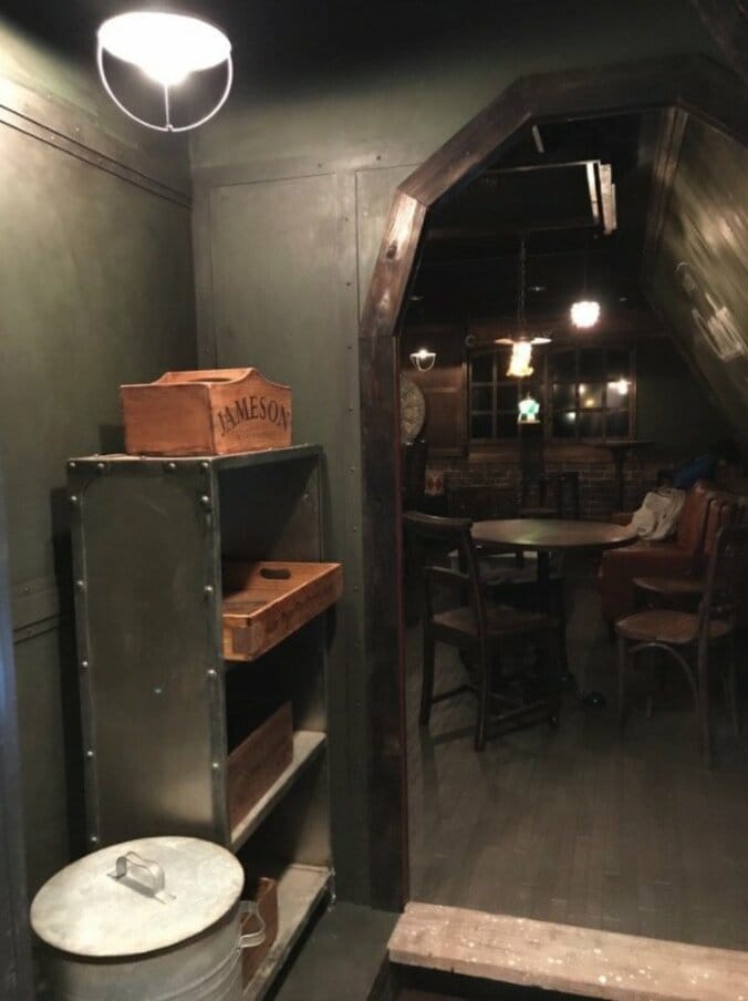 キンコン西野、住所非公開のスナック「キャンディ」完成　世界観へのこだわり明かす 1枚目