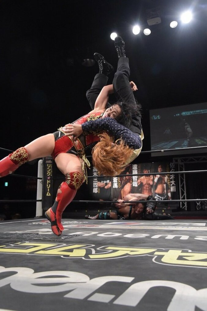 試合後には乱闘も！里村、入江、ディーノと三すくみの因縁が深まる 1枚目