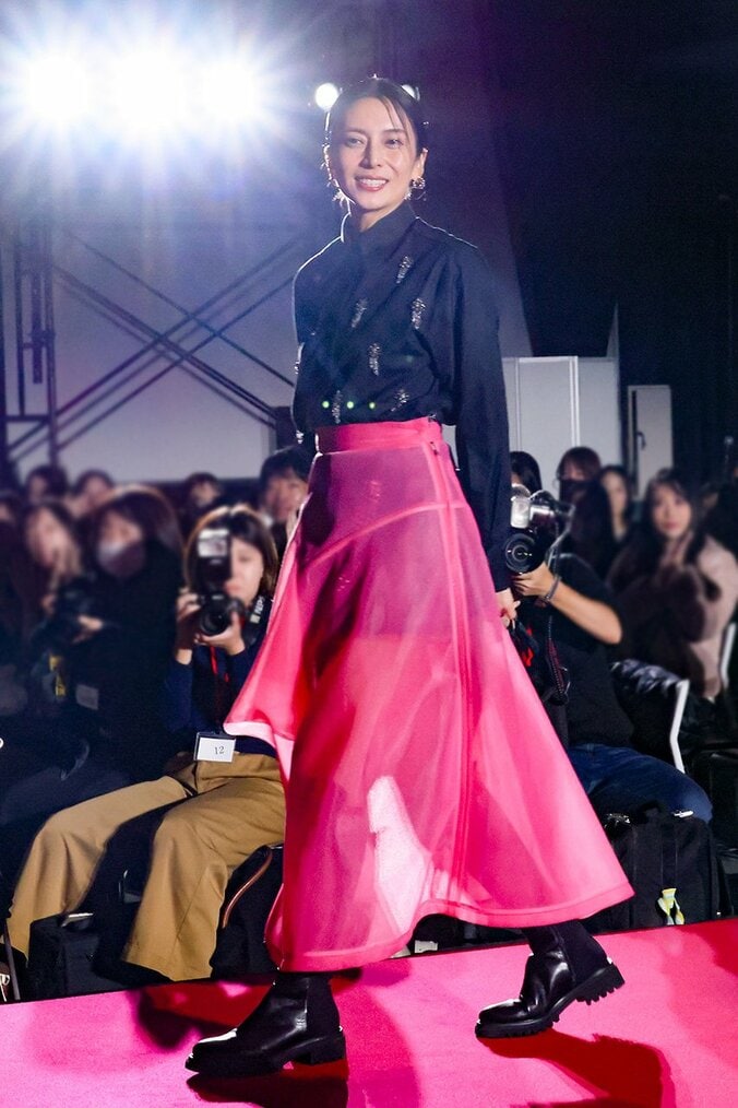 柴咲コウ、横山裕の“丸出し”姿に驚愕「あんなにいいの？」 ドラマ『スキャンダルイブ』イベントで素顔を暴露 5枚目