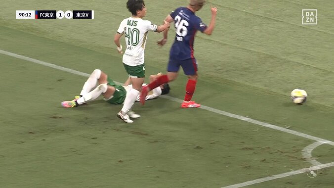 「品がないプレー」“反スポーツ的行為”に批判殺到も「他に選択肢あるの？」「なんでイエロー」ファンの意見様々 5枚目