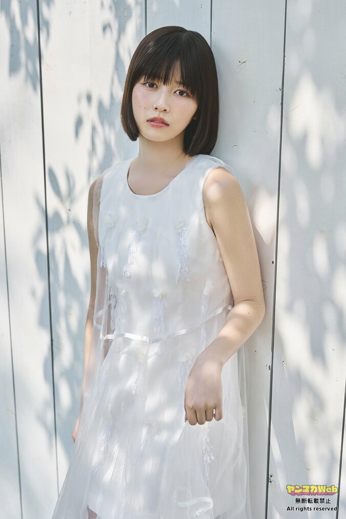 “ブランチリポーター”冴木柚葉、風に吹かれる爽やかな姿 ヤンマガWeb「日曜日のseju」 1枚目