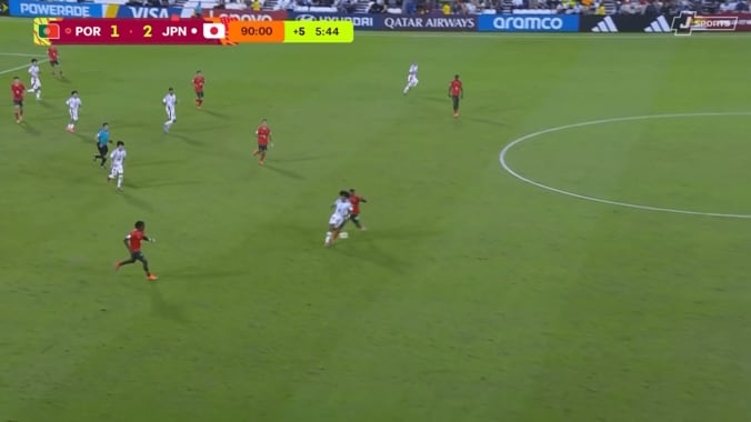 衝撃の12秒！16歳“和製ルカク”の重戦車ドリブルが「２人分のパワー」「最高だ」ダブルマークを跳ね除け進撃【U-17W杯】 3枚目