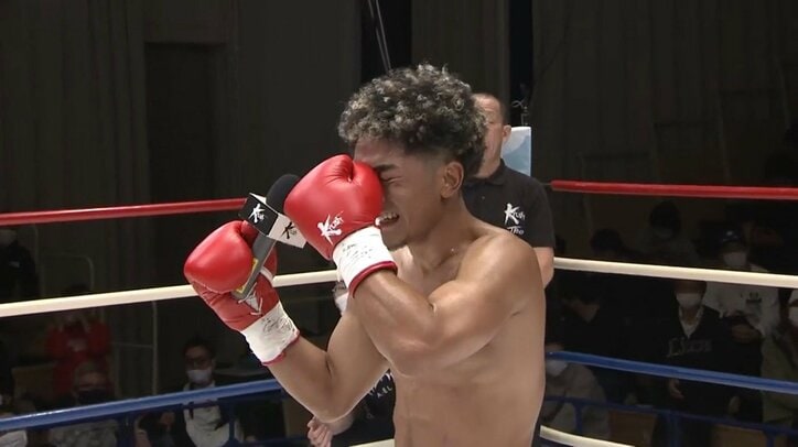 「完全に意識が…」実況絶句の衝撃KO！ 復帰戦の劇的勝利に嗚咽…セコンドの兄の目にも涙