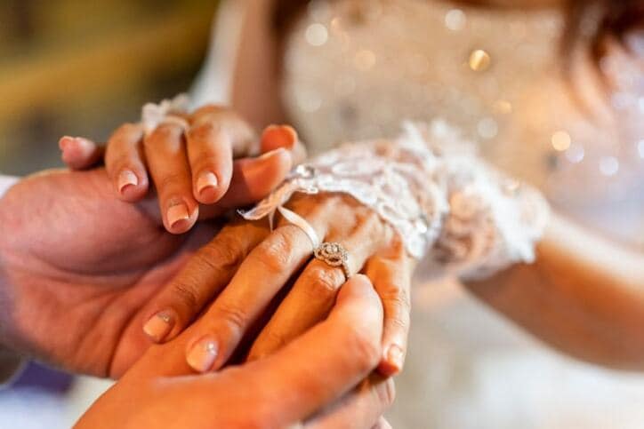  LiLiCo、結婚して約1年で指輪を買い足した理由「小田井に言われ、2本に」 
