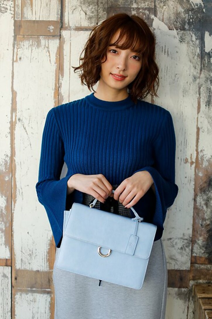 アニメ『血界戦線 & BEYOND』レオナルドとクラウスが手元に! 佐藤さきコラボのショルダーバッグとポーチが発売