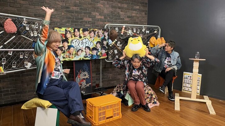 [Photos/Images] Nobuhiko Okamoto, de nouveau candidat au « Prix de la Gaffe de l'Année » !? Il tente de tricher en plein délire, tandis que Morikubo hurle la célèbre réplique de Dragon Ball ! 1st