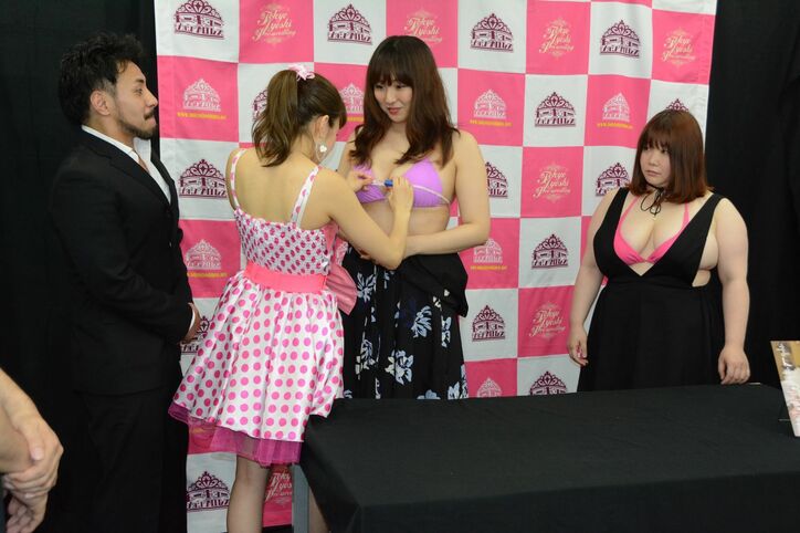 グラドルが試合前に「公開バスト測定」、メジャーvs地下のアイドル対決…　“真面目な人に怒られそうな団体No.1”東京女子プロレスがアツい