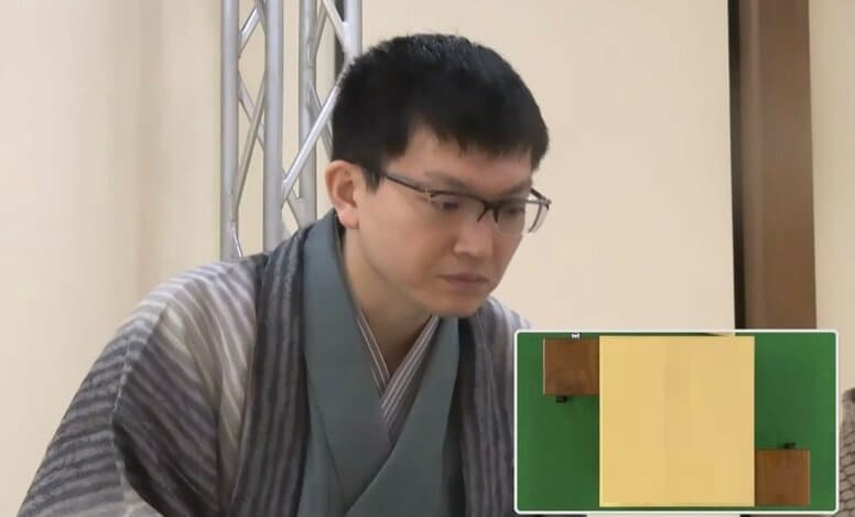 「パフェすげええ」永瀬拓矢九段は昼食にまさかの“特製フルーツパフェ”注文！「存在感が」「倒れそうな高さ」と反響続々