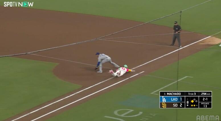 ドジャース戦でまるで甲子園みたいなプレー！球場どよめくファインプレー→執念のヘッスラ激走…激闘の一幕