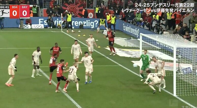 スタジアム騒然！ 伊藤洋輝、ゴールライン上で超反応→“神クリア”炸裂「すげえええ」 バイエルン絶体絶命のピンチを救う“魂のディフェンス”