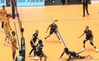 【映像】アリーナ騒然の連係「神レシーブ→ダイレクトスパイク」