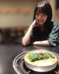 道重さゆみ、キュートな“デート風ショット”に反響「カノジョ感強い」「世界一可愛い」