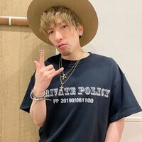 「りんさまかっこいい！！！」「最強です」EXIT・りんたろー。ブラックで揃えた私服ショットにファン興奮