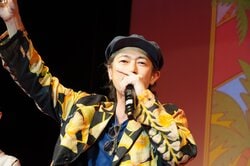 窪塚洋介、横浜国際映画祭 MEGUMIがファウンダーを務める「JAPANESE NIGHT」をマイクパフォーマンスで盛り上げる “レゲエの師匠”のサプライズゲストも登場し「一生映画を観てくれや」と呼びかけ