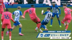 「狙ってますね」超危険タックル炸裂で一発レッド！勢いよく突っ込み、交錯した瞬間にわざと体重を乗せて足を踏みつける悪質プレーに「退場は妥当」